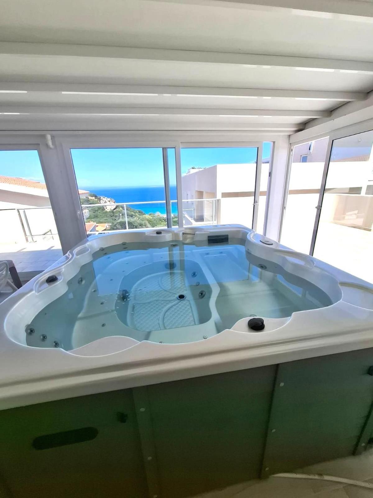 Hotel La Contessa Santa Teresa Gallura Eksteriør billede